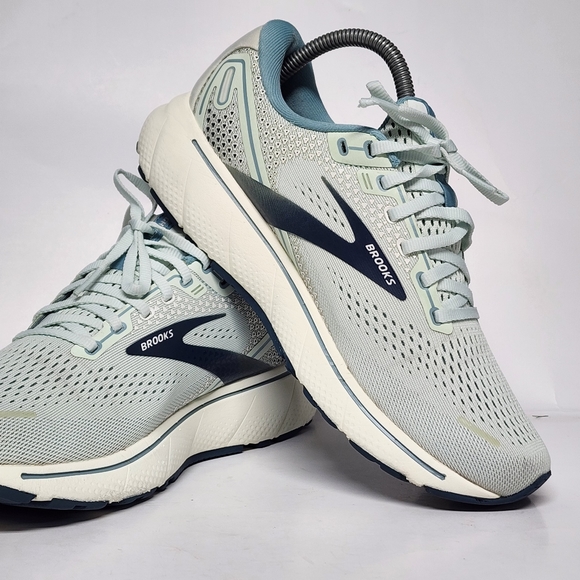 Brooks Shoes Brooks Ghost 4 Womens 9 Black Aqua Glass Whisper White